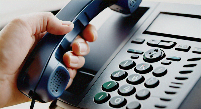 Medico felice in possesso di un appunti con i pazienti